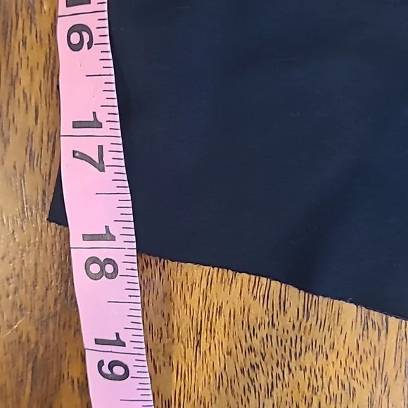 Lululemon high rise crop legging Size 12. - Picture 6 of 6